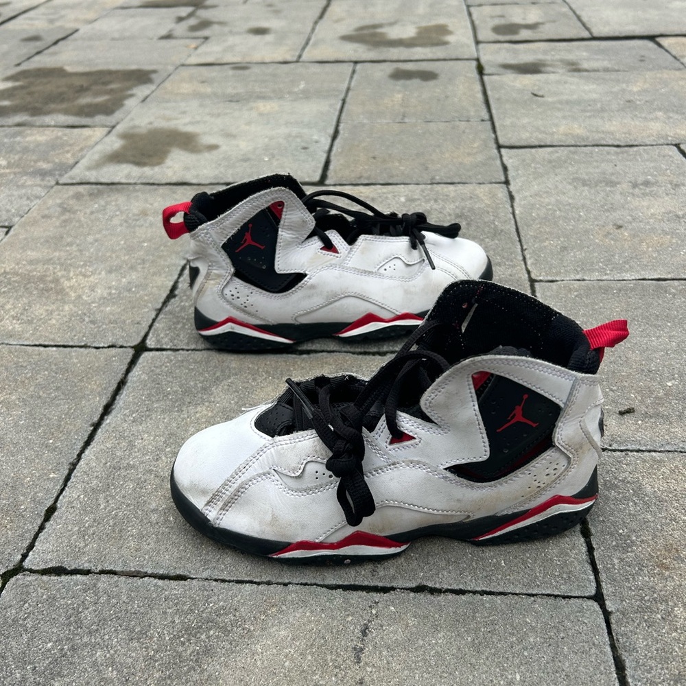 Jordan True Flight 2y Little Kid's Shoes White-Black-Varsity Red 343796-100